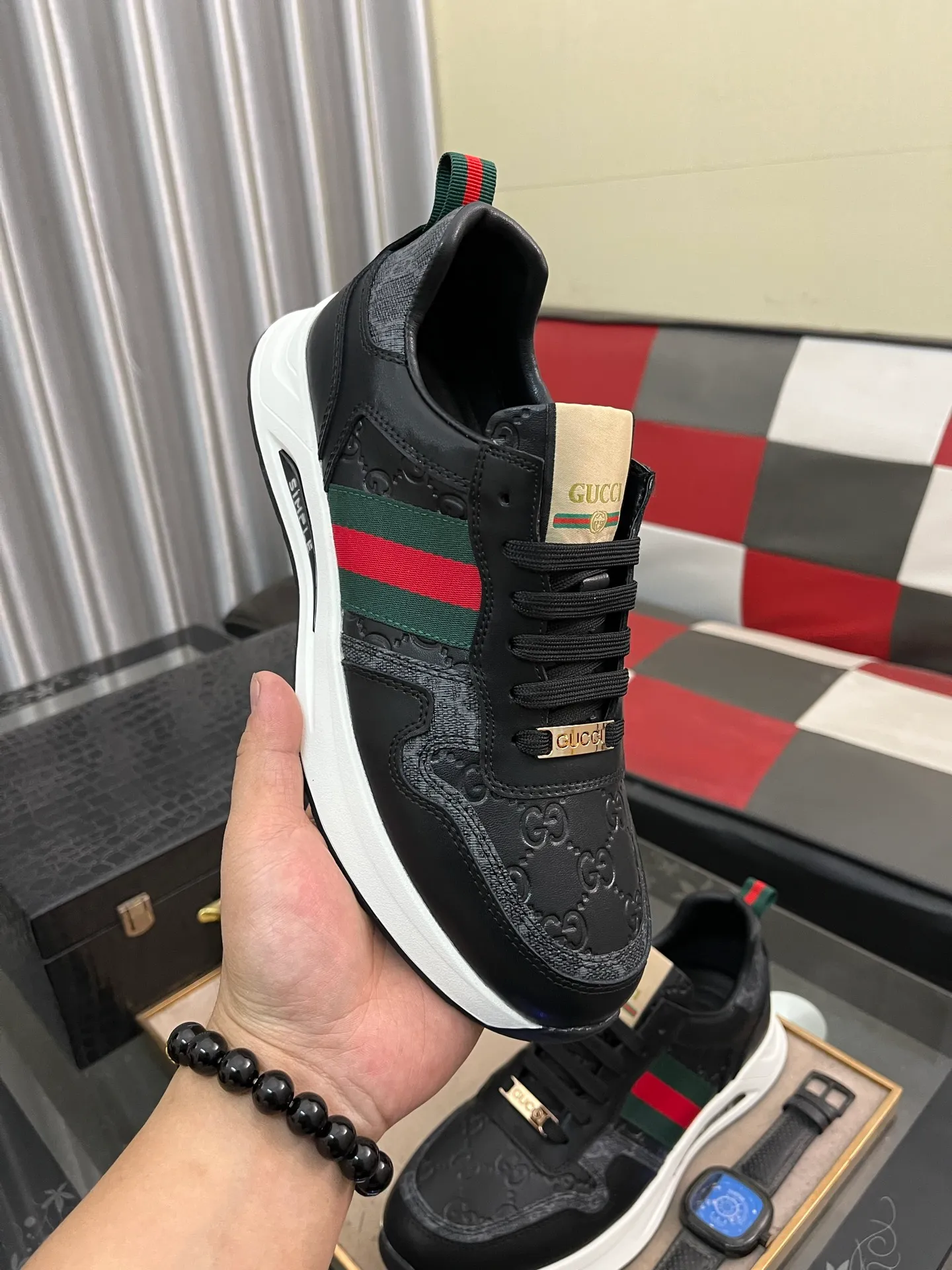 Men's shoes💰420⌚️⌚️[GUCCI] Gucci men's casual shoes are absolutely popular🔥The ultimate matching item for trendy men! The charm of super texture is irresistible, the main recommendation, the flower leather color is bright! The upper is made of high-quality cowhide with branded fabrics, pigskin lining for the feet, and wear-resistant rubber sole, which is noble and elegant! Extremely comfortable🎁🎁You can be as handsome as you want💪 38-442️⃣colors available